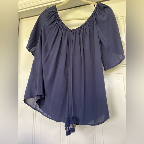 Lilly Pulitzer Tops - ⚓️Lilly Pulitzer⚓️ navy silk top